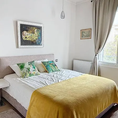 Luxurious 3-bedroom Flat